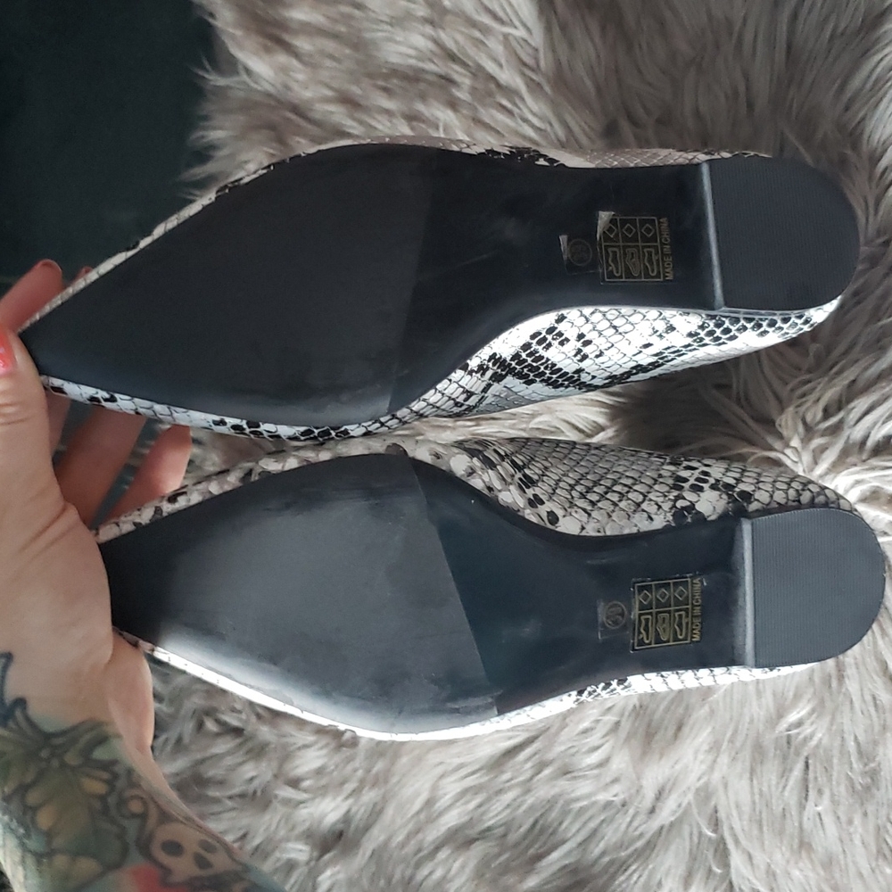 Snake Print Ankle Boots Pointed Toe Flat Booties - Picture 7 of 8